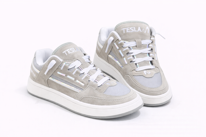 Tênis Casual VELLOR Tesla Coil Black & White – Camurça Premium, Bordado Reflect e Conforto Esportivo
